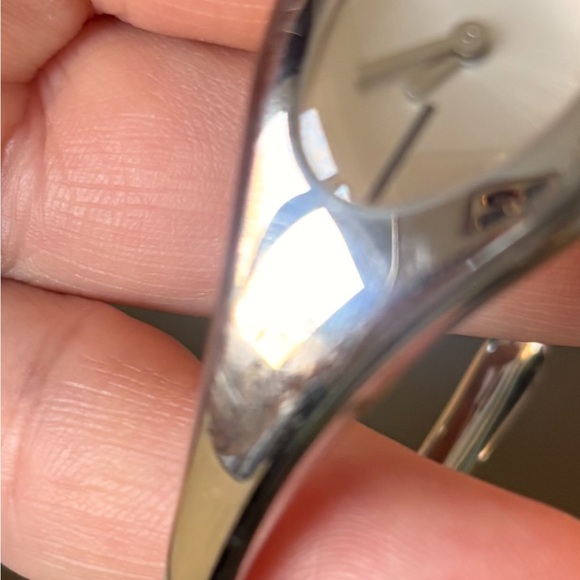 Gucci Stainless Steel bangle watch - Picture 7 of 9